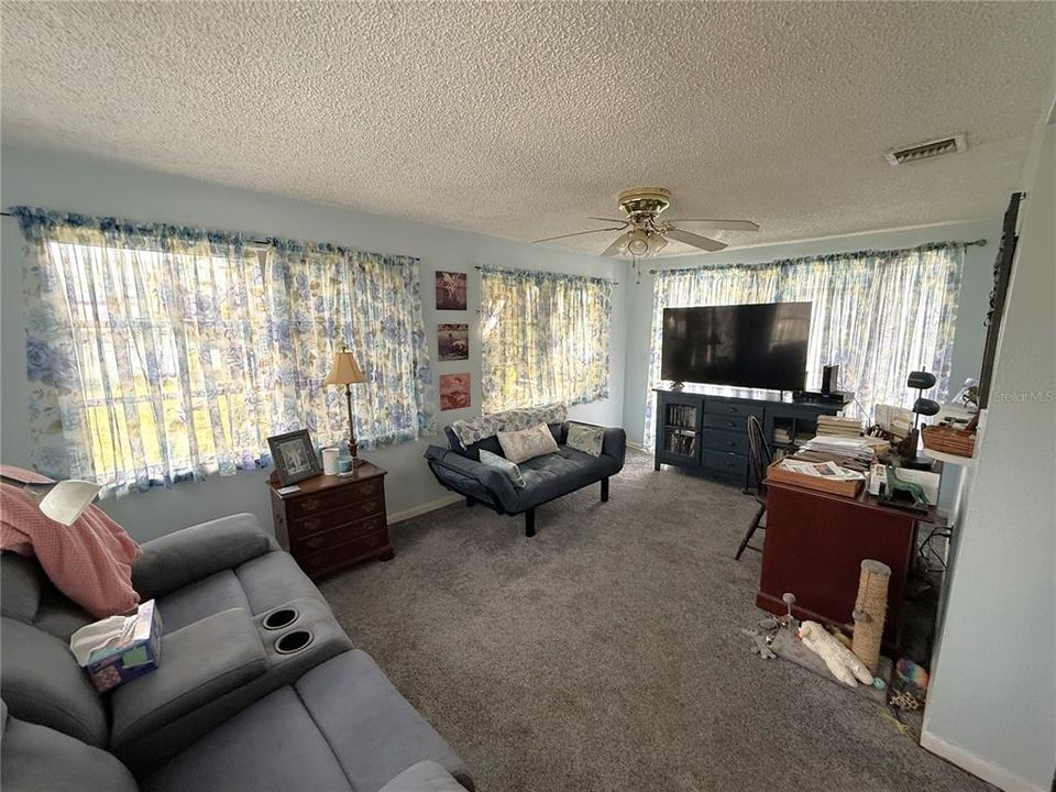 For Sale: $249,900 (2 beds, 2 baths, 1215 Square Feet)