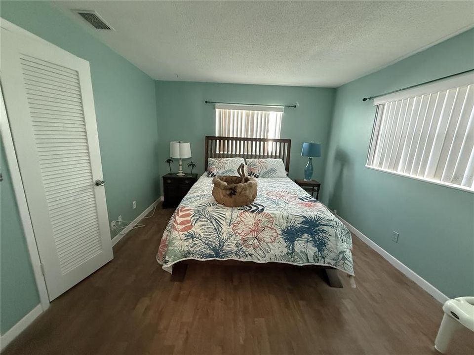 For Sale: $249,900 (2 beds, 2 baths, 1215 Square Feet)