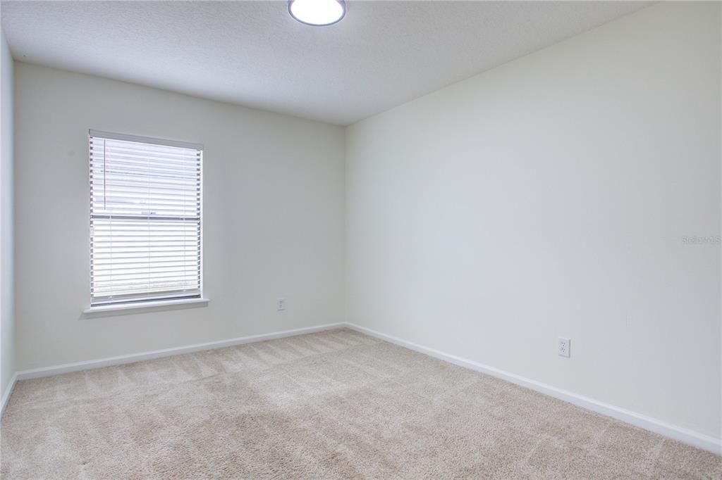 На продажу: $350,000 (4 спален, 3 ванн, 2422 Квадратных фут)