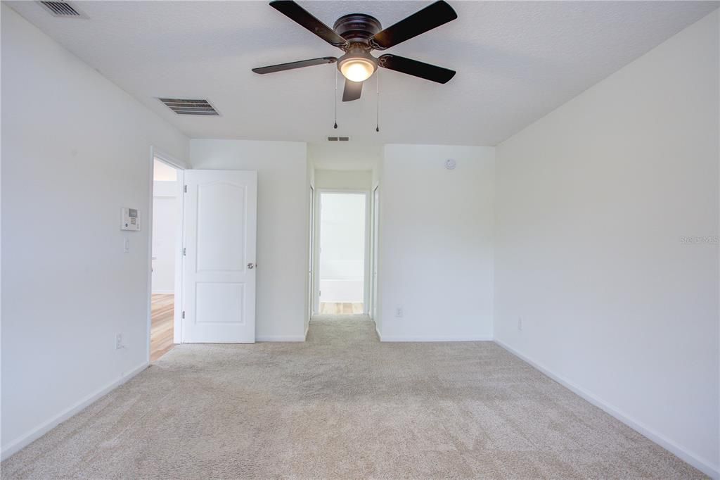 На продажу: $350,000 (4 спален, 3 ванн, 2422 Квадратных фут)