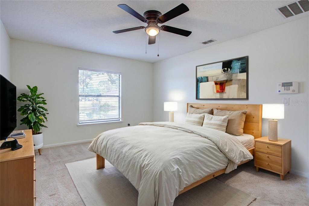 На продажу: $350,000 (4 спален, 3 ванн, 2422 Квадратных фут)