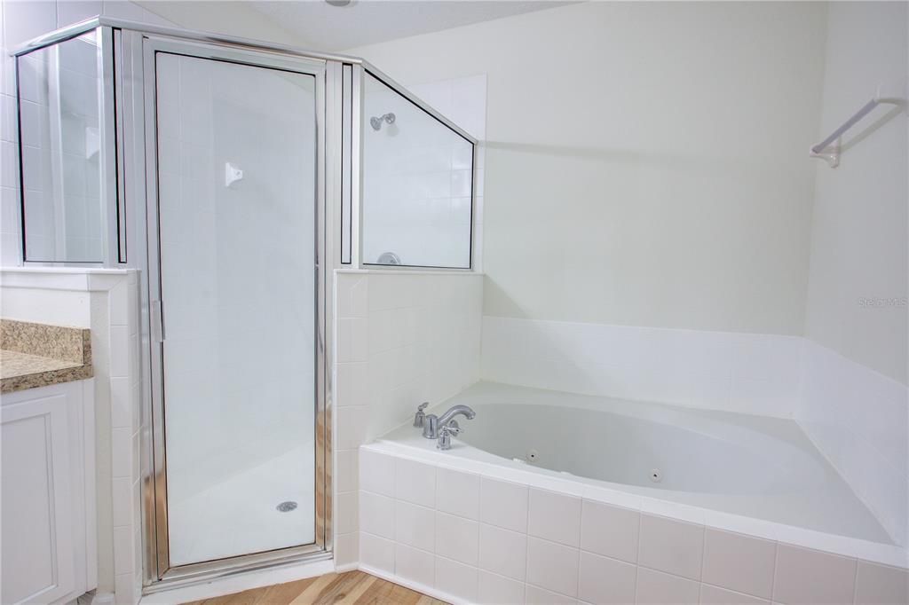 На продажу: $350,000 (4 спален, 3 ванн, 2422 Квадратных фут)