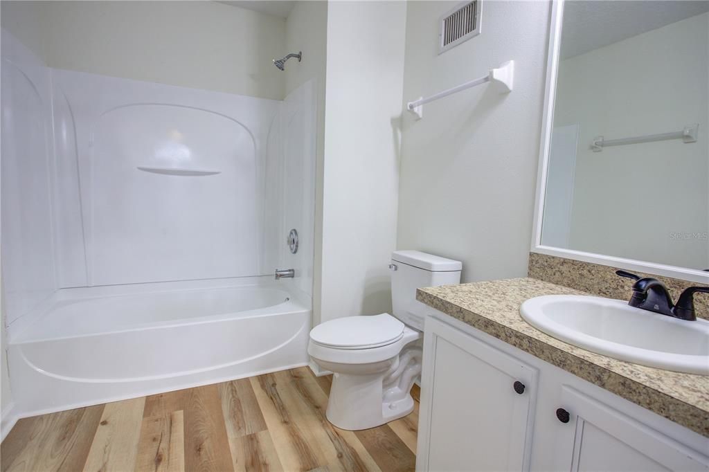 На продажу: $350,000 (4 спален, 3 ванн, 2422 Квадратных фут)