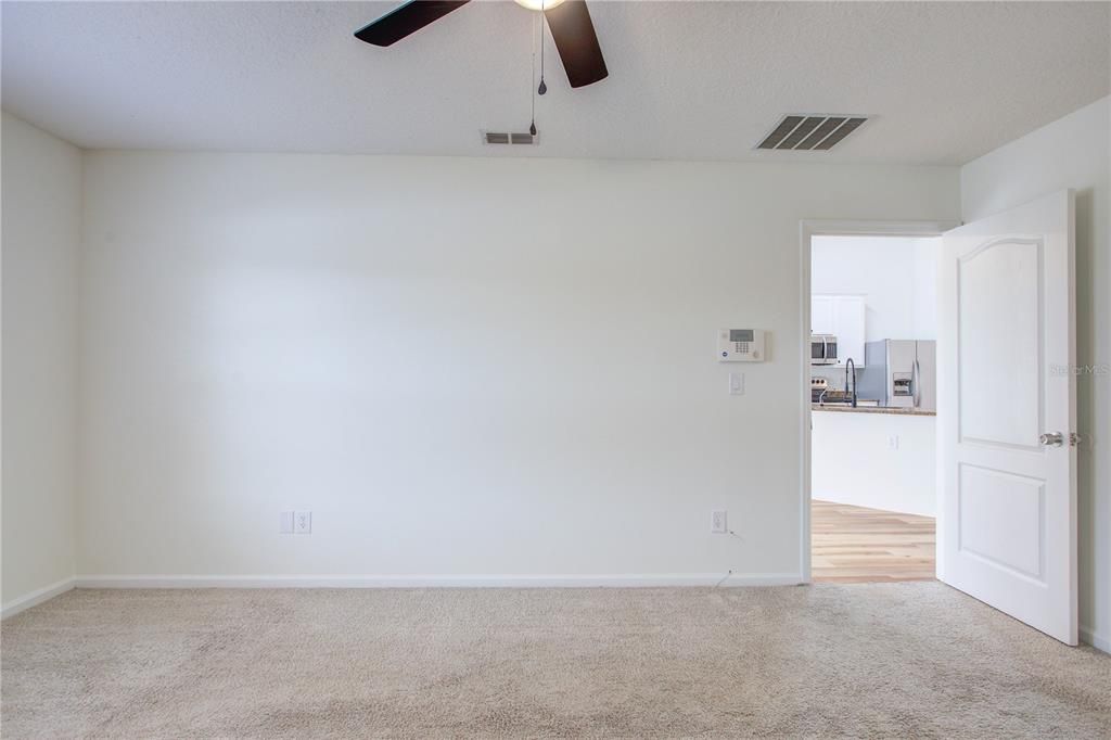 На продажу: $350,000 (4 спален, 3 ванн, 2422 Квадратных фут)