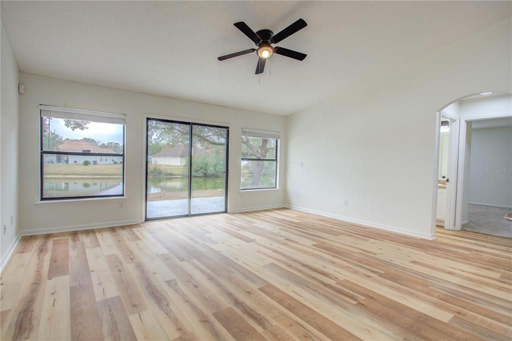 На продажу: $350,000 (4 спален, 3 ванн, 2422 Квадратных фут)