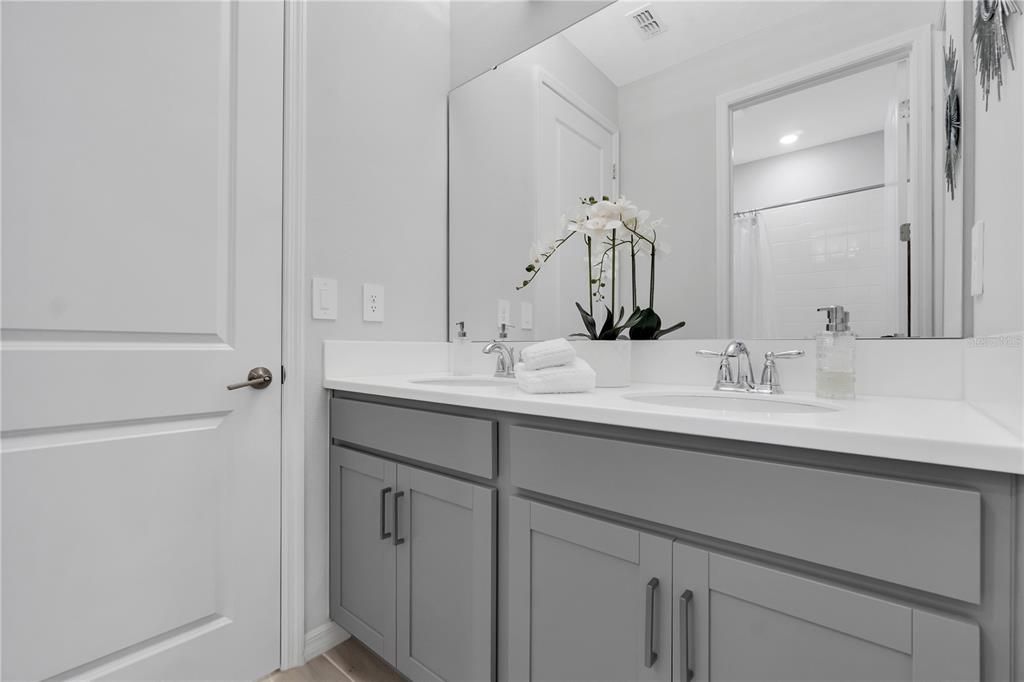 На продажу: $699,000 (5 спален, 4 ванн, 3541 Квадратных фут)