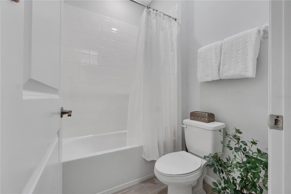 На продажу: $699,000 (5 спален, 4 ванн, 3541 Квадратных фут)