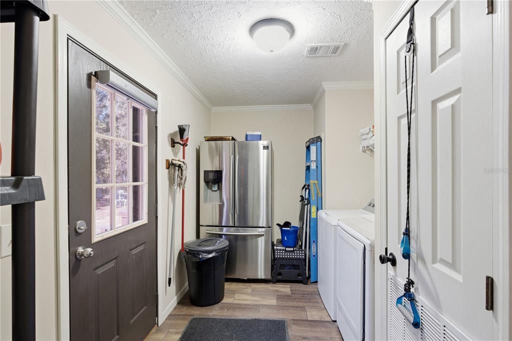 En Venta: $225,000 (3 camas, 2 baños, 1830 Pies cuadrados)