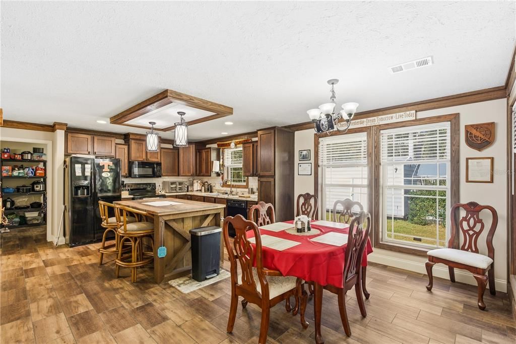 En Venta: $225,000 (3 camas, 2 baños, 1830 Pies cuadrados)