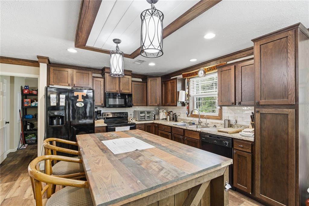 En Venta: $225,000 (3 camas, 2 baños, 1830 Pies cuadrados)