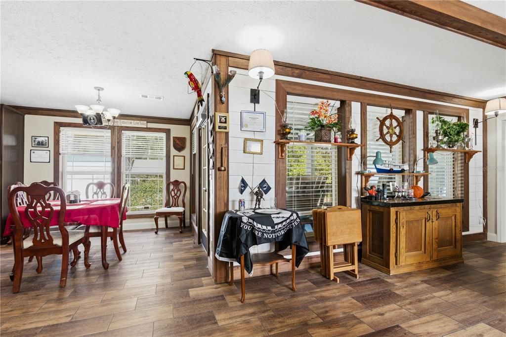 En Venta: $225,000 (3 camas, 2 baños, 1830 Pies cuadrados)