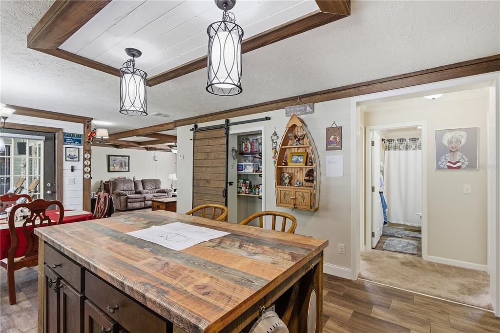 En Venta: $225,000 (3 camas, 2 baños, 1830 Pies cuadrados)