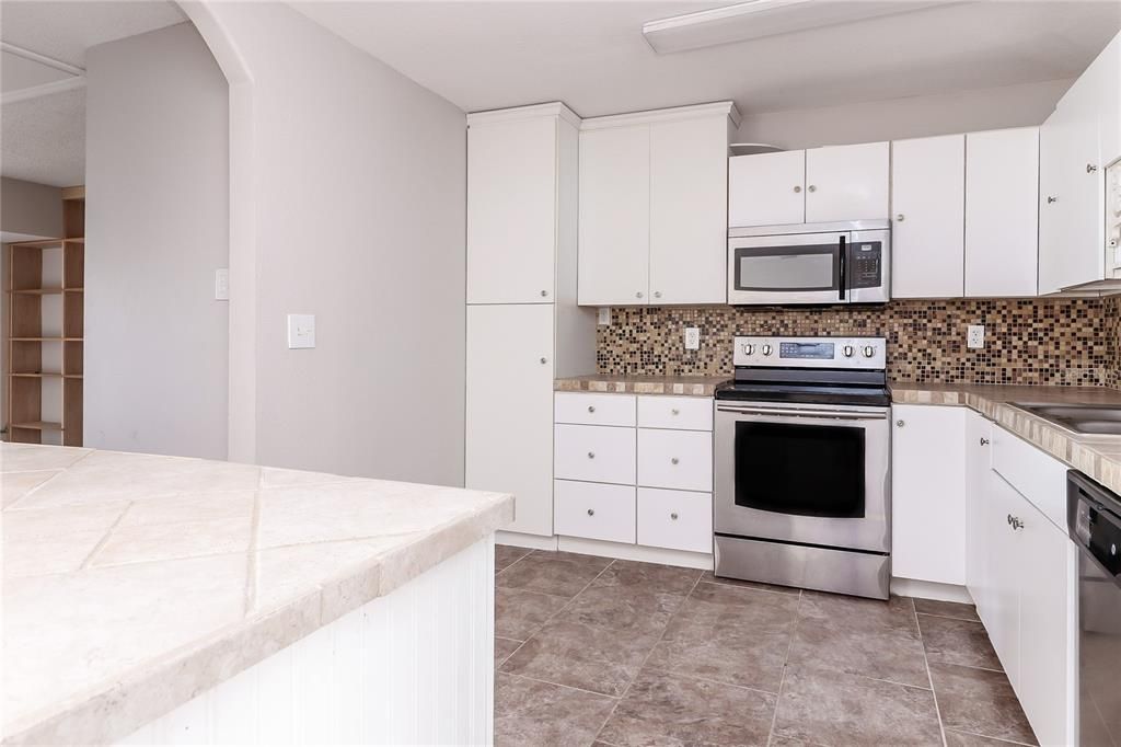 For Rent: $1,655 (4 beds, 2 baths, 1730 Square Feet)