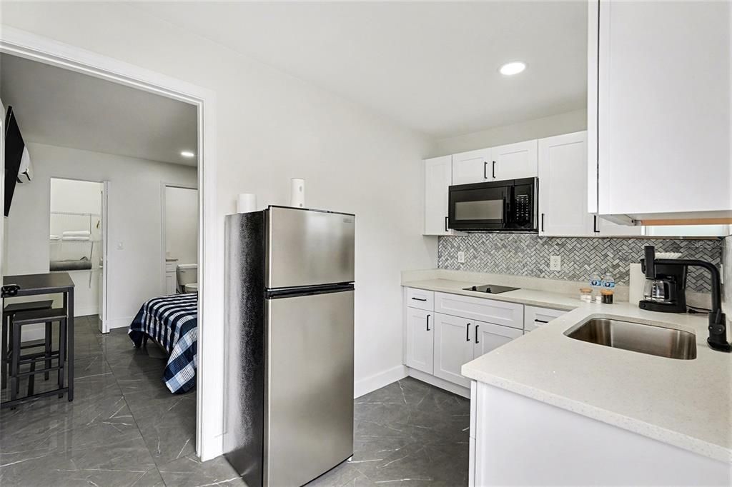 For Sale: $449,000 (5 beds, 4 baths, 1520 Square Feet)