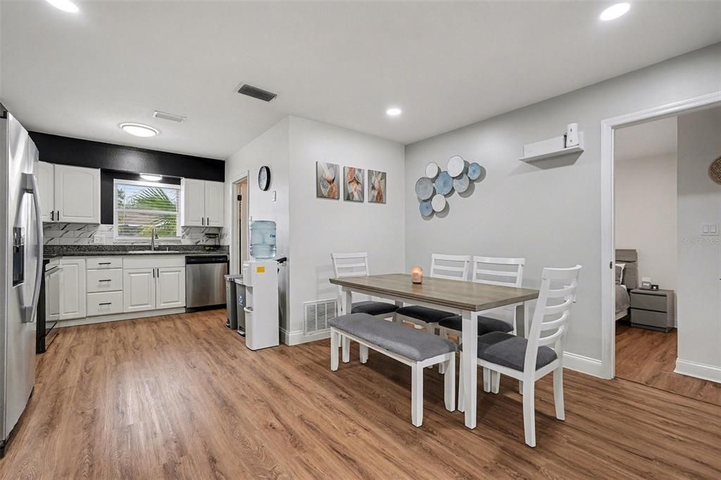 For Sale: $449,000 (5 beds, 4 baths, 1520 Square Feet)