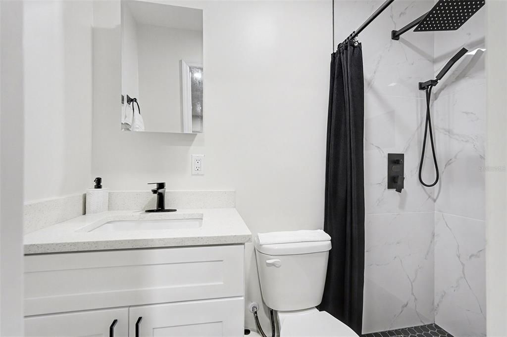 For Sale: $449,000 (5 beds, 4 baths, 1520 Square Feet)