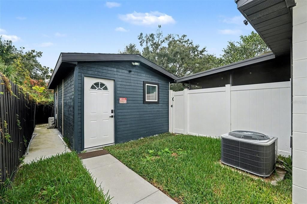 For Sale: $449,000 (5 beds, 4 baths, 1520 Square Feet)