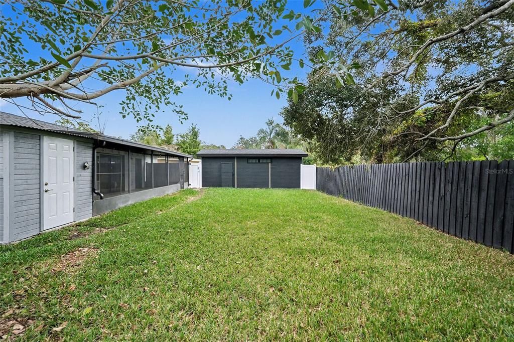 For Sale: $449,000 (5 beds, 4 baths, 1520 Square Feet)