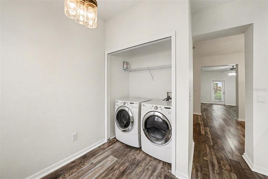 For Sale: $380,000 (3 beds, 2 baths, 1799 Square Feet)