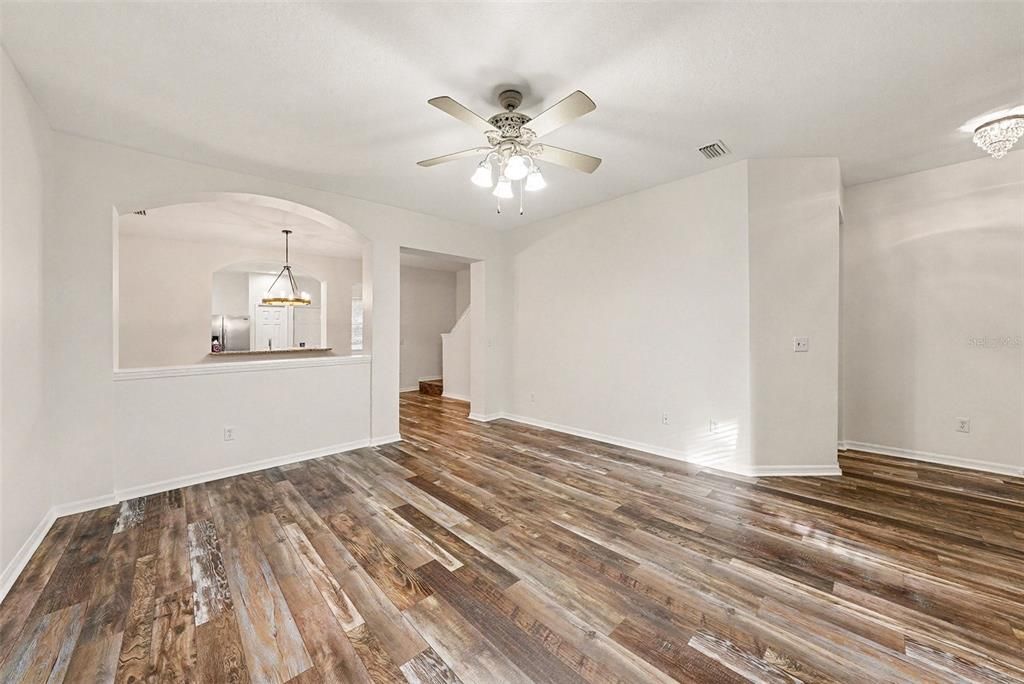 For Sale: $380,000 (3 beds, 2 baths, 1799 Square Feet)