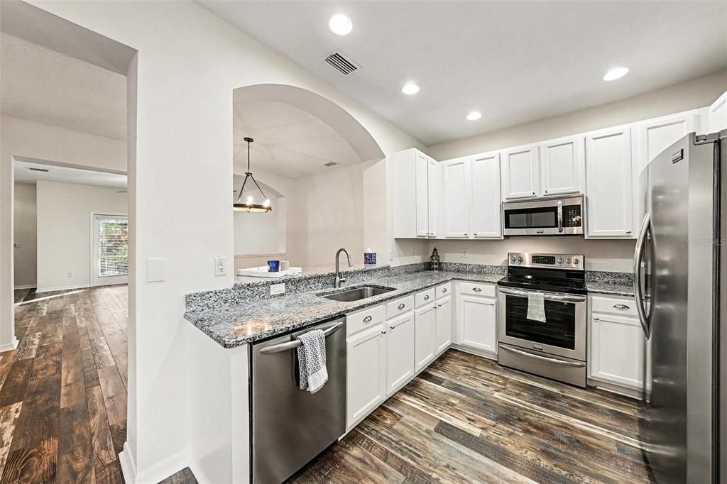 For Sale: $380,000 (3 beds, 2 baths, 1799 Square Feet)