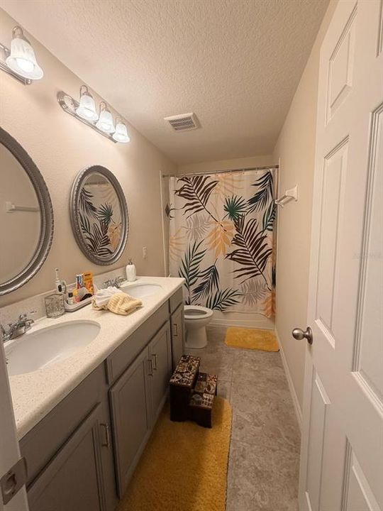 For Rent: $3,200 (4 beds, 3 baths, 2735 Square Feet)