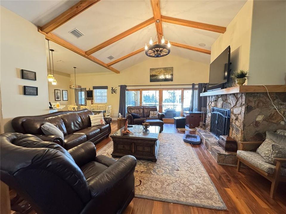 For Rent: $3,800 (4 beds, 3 baths, 3476 Square Feet)