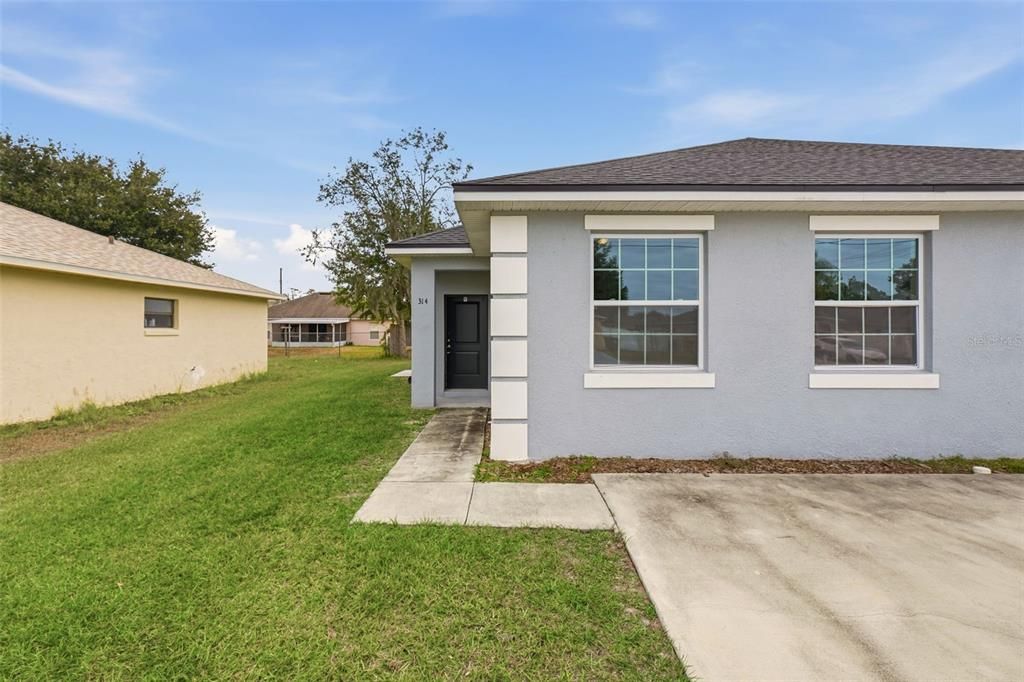 For Rent: $1,800 (3 beds, 2 baths, 1255 Square Feet)