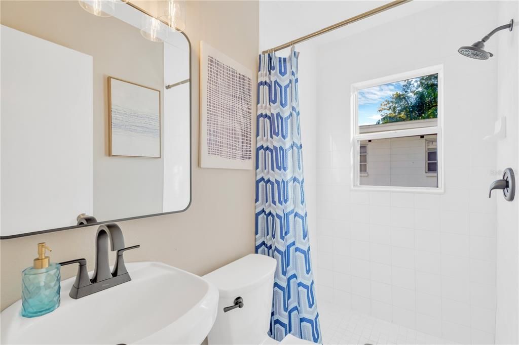 En Venta: $419,900 (5 camas, 2 baños, 1862 Pies cuadrados)