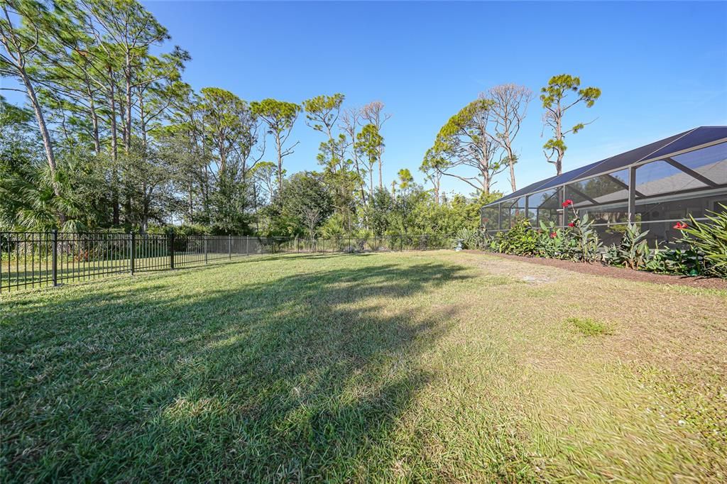 For Sale: $550,000 (3 beds, 2 baths, 1731 Square Feet)