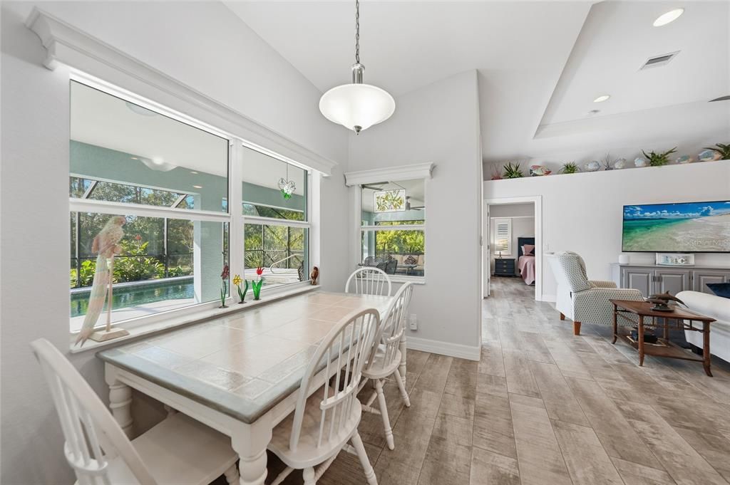 For Sale: $550,000 (3 beds, 2 baths, 1731 Square Feet)