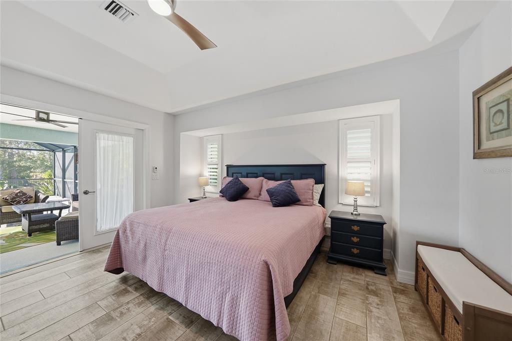 For Sale: $550,000 (3 beds, 2 baths, 1731 Square Feet)