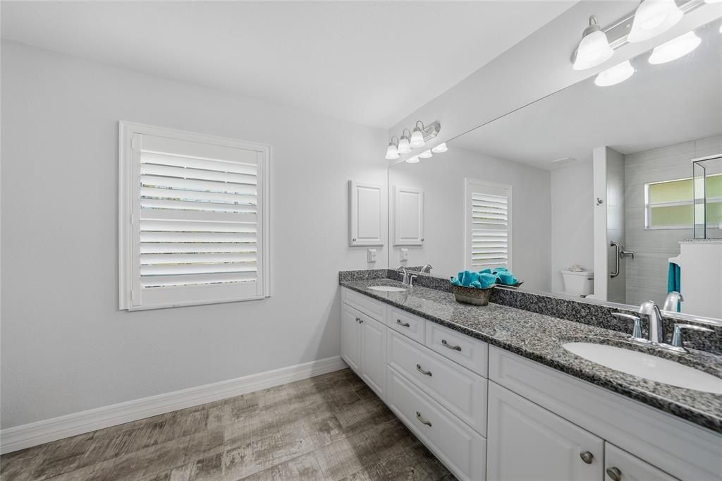 For Sale: $550,000 (3 beds, 2 baths, 1731 Square Feet)