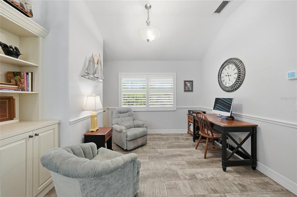 For Sale: $550,000 (3 beds, 2 baths, 1731 Square Feet)