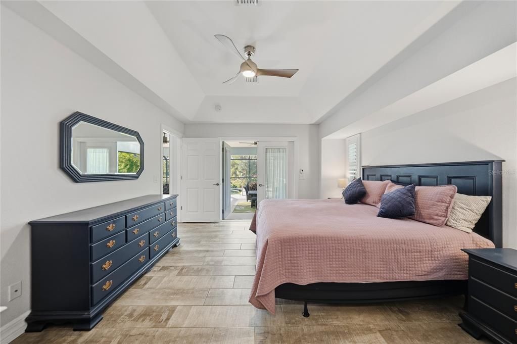 For Sale: $550,000 (3 beds, 2 baths, 1731 Square Feet)