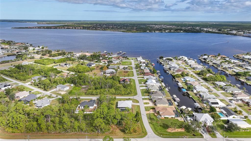 For Sale: $550,000 (3 beds, 2 baths, 1731 Square Feet)