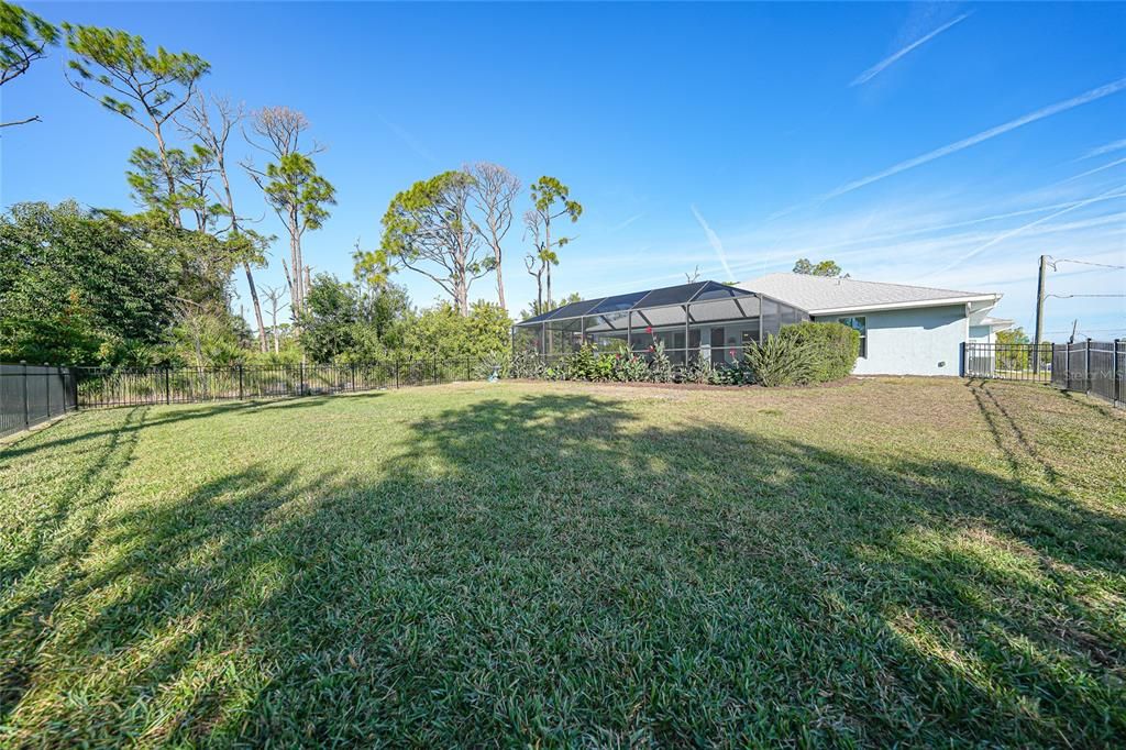 For Sale: $550,000 (3 beds, 2 baths, 1731 Square Feet)