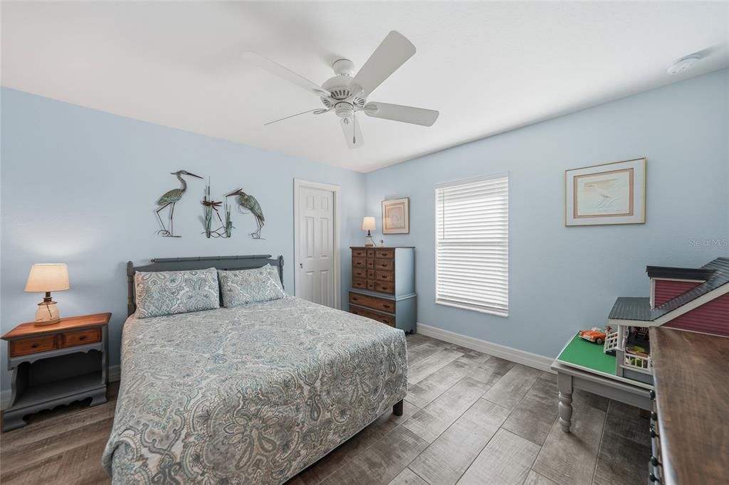 For Sale: $550,000 (3 beds, 2 baths, 1731 Square Feet)