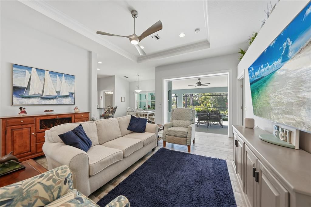 For Sale: $550,000 (3 beds, 2 baths, 1731 Square Feet)