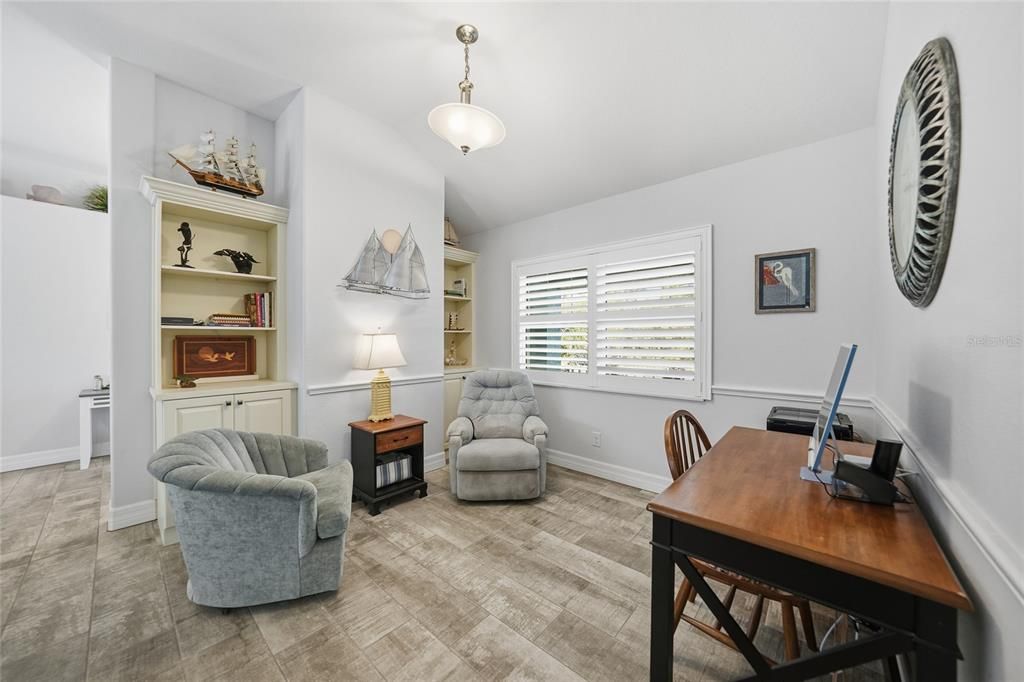 For Sale: $550,000 (3 beds, 2 baths, 1731 Square Feet)