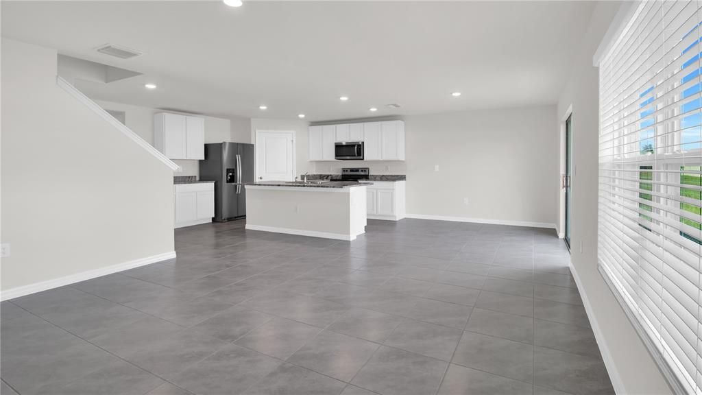 For Rent: $2,550 (5 beds, 3 baths, 2674 Square Feet)