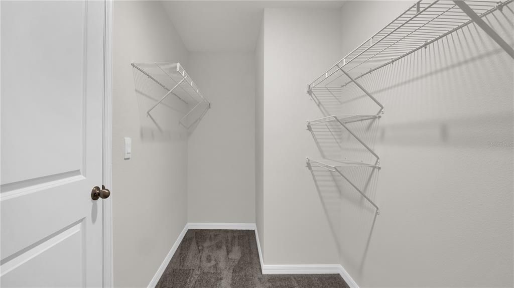 For Rent: $2,550 (5 beds, 3 baths, 2674 Square Feet)