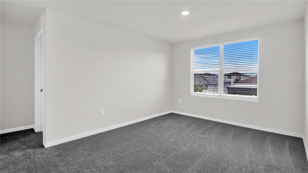 For Rent: $2,550 (5 beds, 3 baths, 2674 Square Feet)