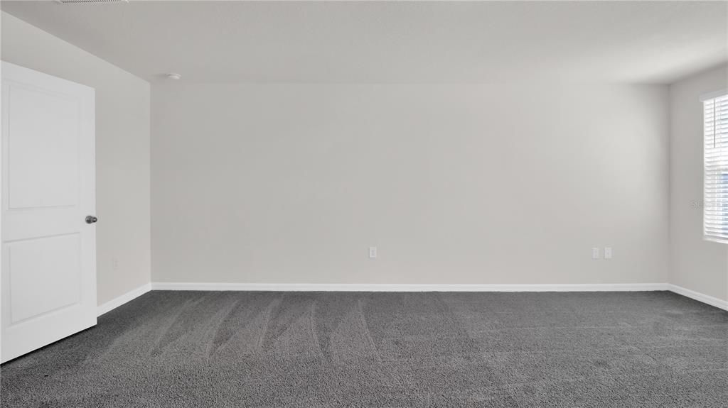 For Rent: $2,550 (5 beds, 3 baths, 2674 Square Feet)