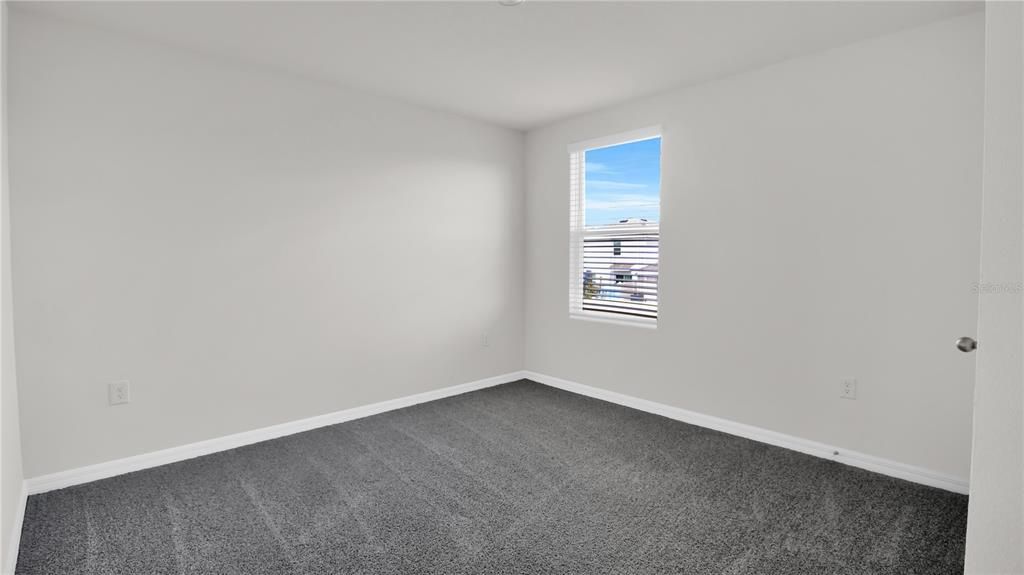 For Rent: $2,550 (5 beds, 3 baths, 2674 Square Feet)