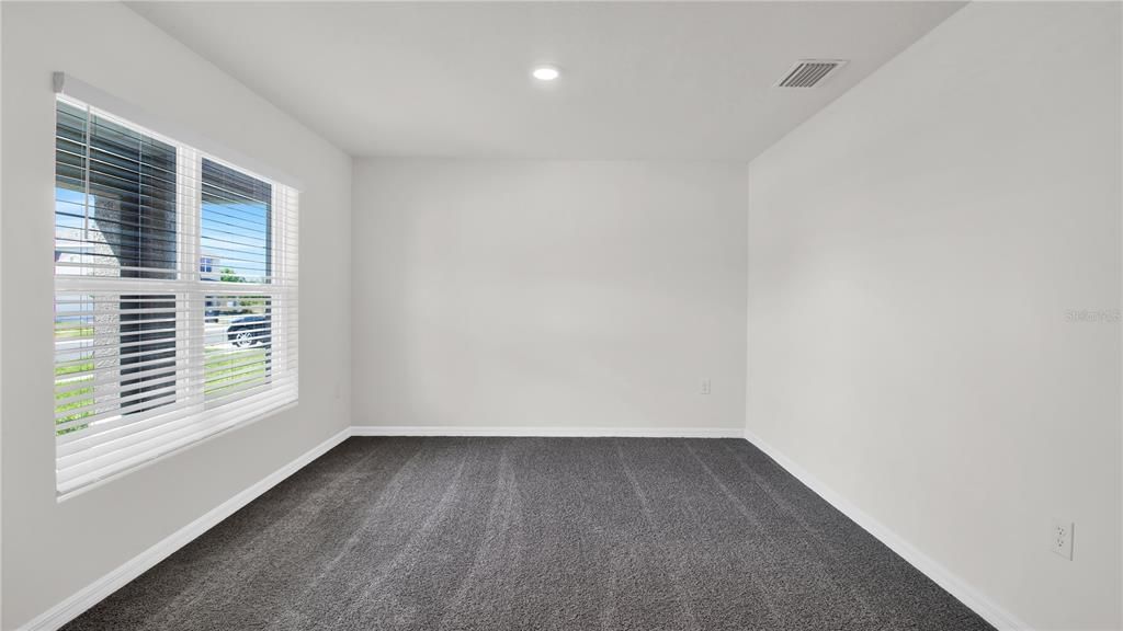 For Rent: $2,550 (5 beds, 3 baths, 2674 Square Feet)