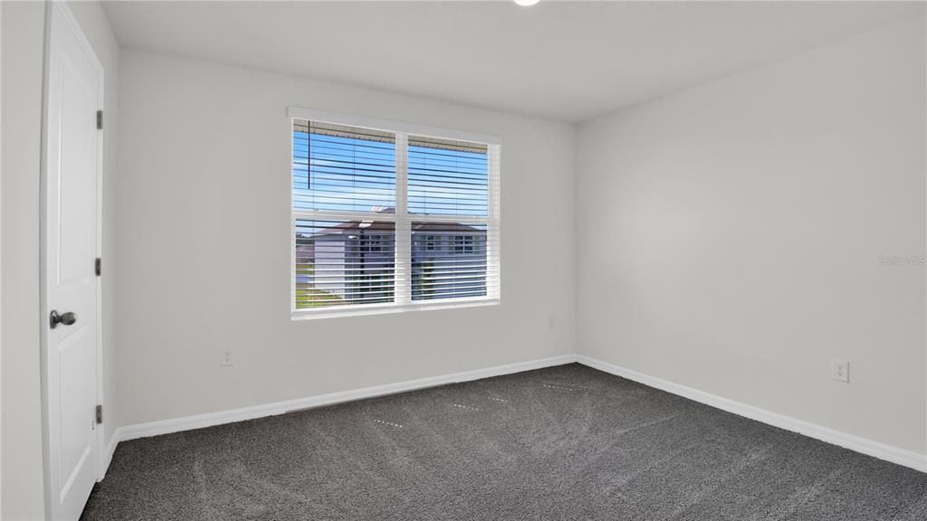 For Rent: $2,550 (5 beds, 3 baths, 2674 Square Feet)