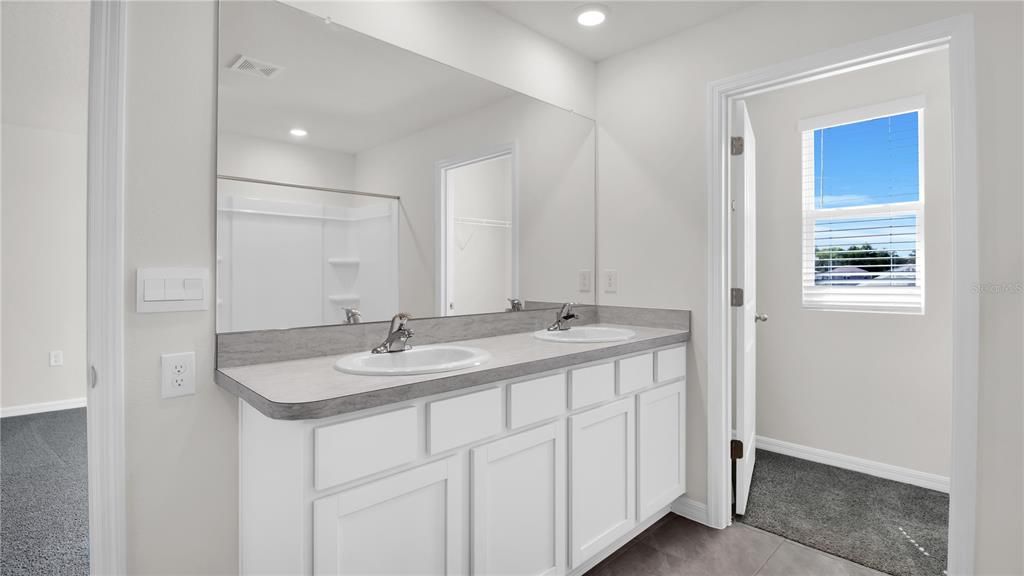 For Rent: $2,550 (5 beds, 3 baths, 2674 Square Feet)