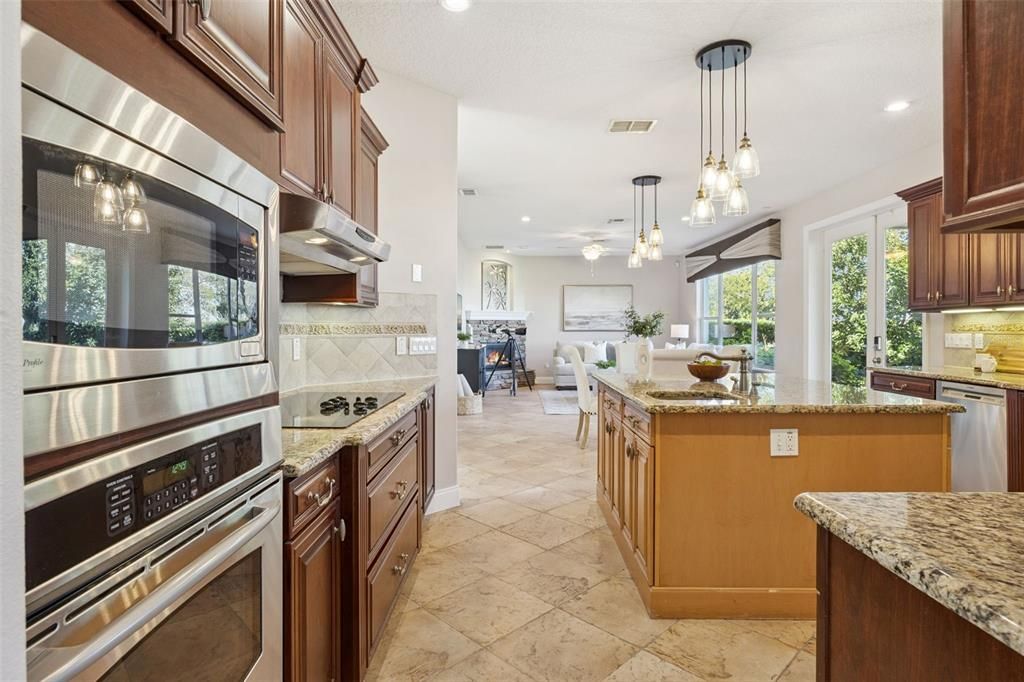 For Sale: $984,900 (4 beds, 2 baths, 3097 Square Feet)