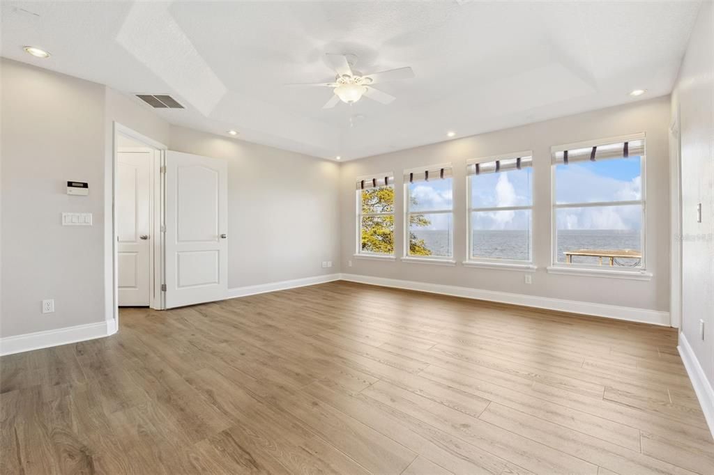 For Sale: $984,900 (4 beds, 2 baths, 3097 Square Feet)